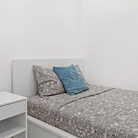 3br - 2bh In The Center Apartment