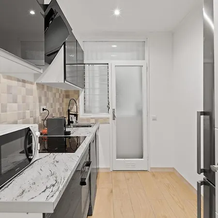 3br - 2bh In The Center * Barcelona