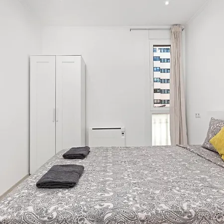 3br - 2bh In The Center *